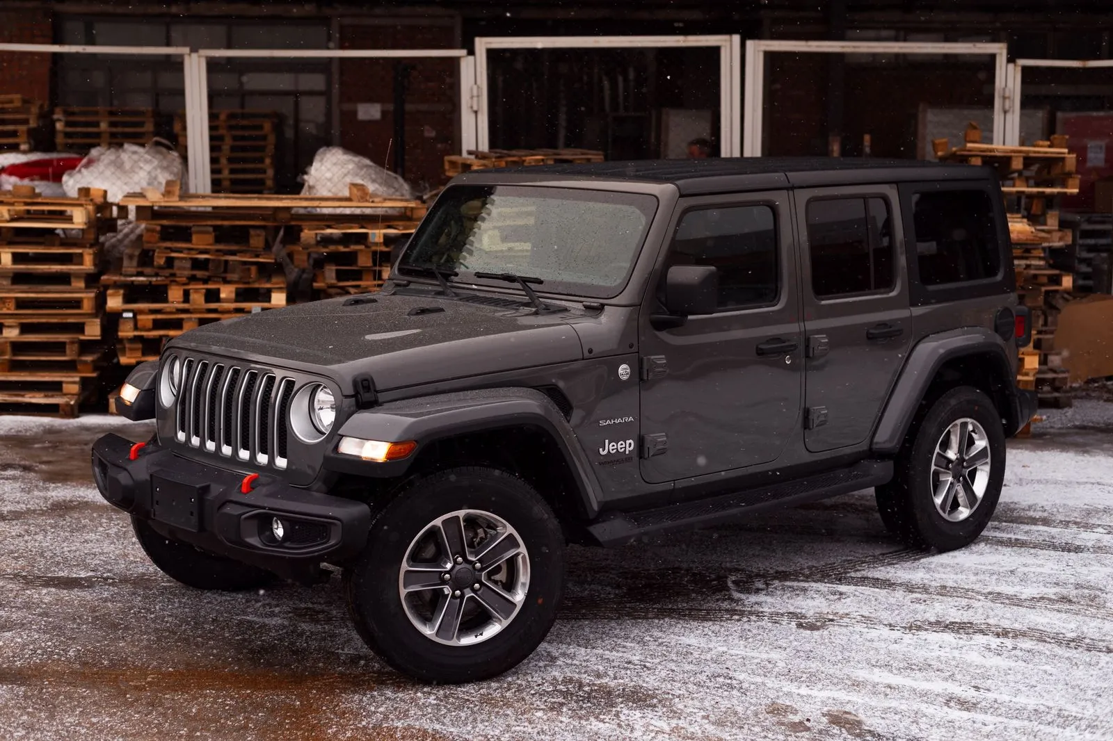 Photos of the Jeep Wrangler Sahara