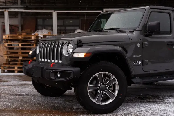 Jeep Wrangler Sahara 4