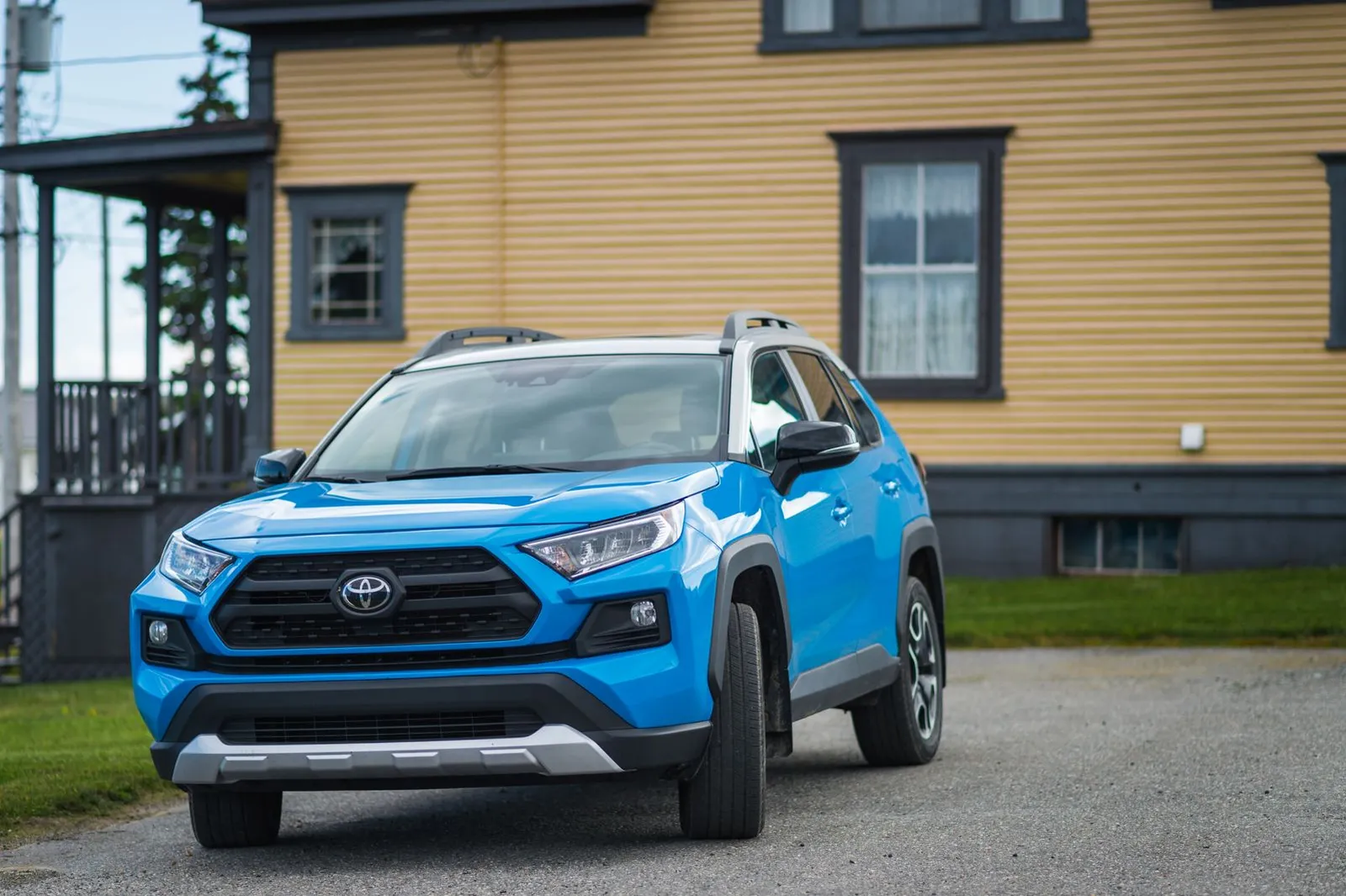 Photos of the Toyota RAV4 Adventure AWD